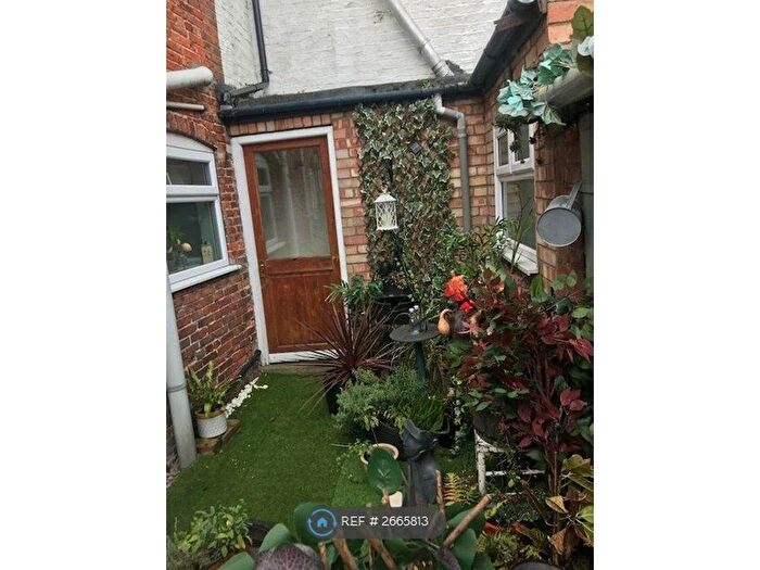 3 Bedroom Semi-detached House To Rent In Dear Street, Market Rasen, LN8