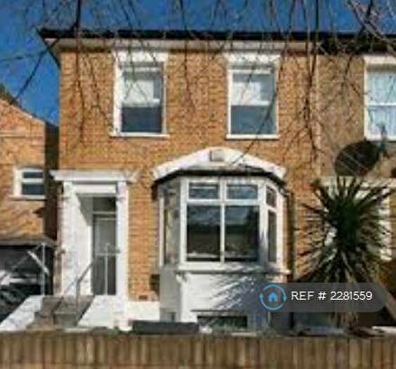 3 Bedroom Flat To Rent In Grange Park Road, Leyton, E10