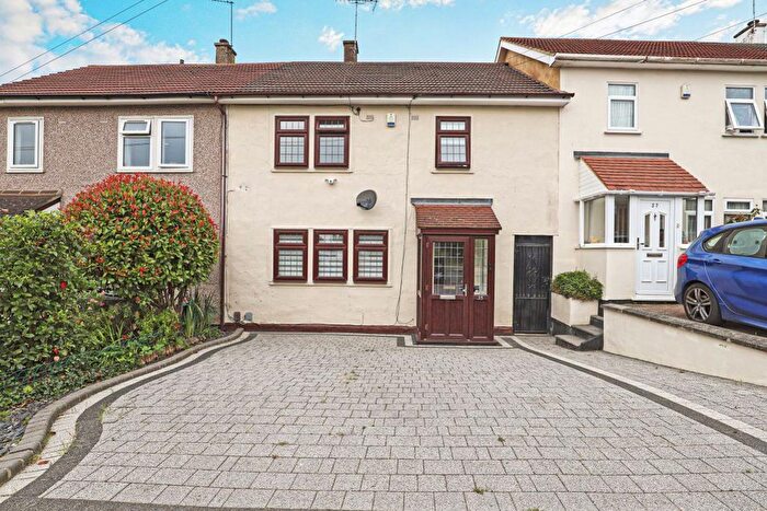 3 Bedroom Property To Rent In Grosvenor Drive, Loughton, IG10