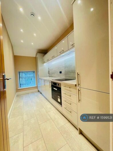 2 Bedroom Flat To Rent In Demesne Road, Manchester, M16