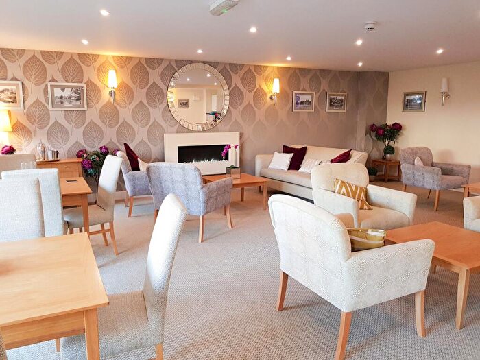 1 Bedroom Flat For Sale In Turner House, St Margarets Way, Midhurst, West Sussex, GU29