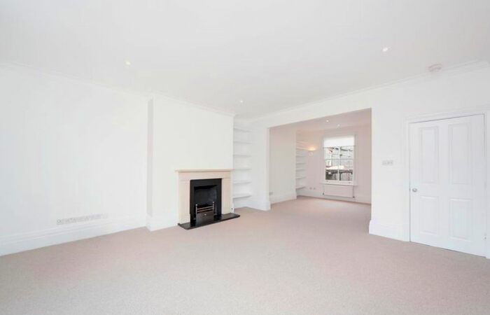 2 Bedroom Flat To Rent In Cleveland Square, Bayswater, London, W2