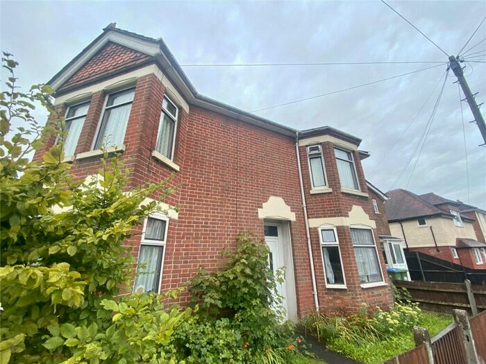 2 Bedroom Flat To Rent In Deacon Road, Southampton, SO19