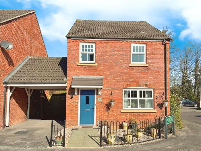 3 Bedroom Detached House For Sale In Bilberry Gardens, Mortimer, Reading, RG7