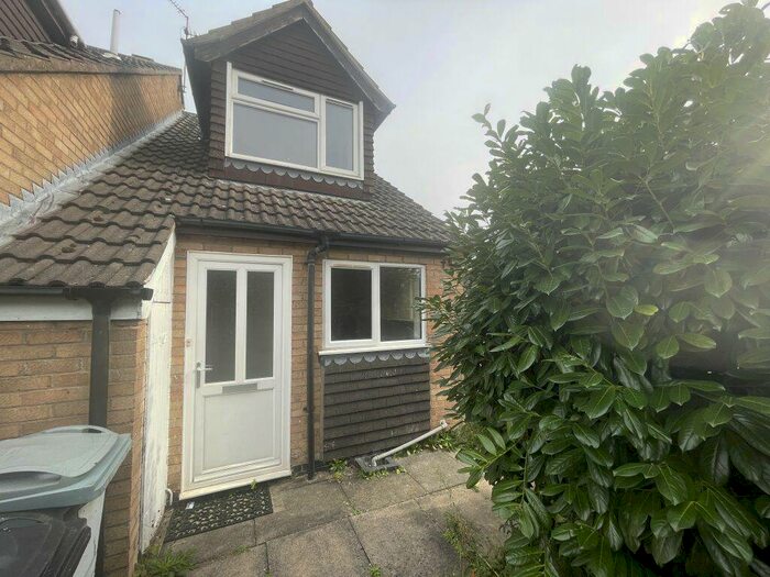2 Bedroom House To Rent In Drift Avenue, Stamford, PE9