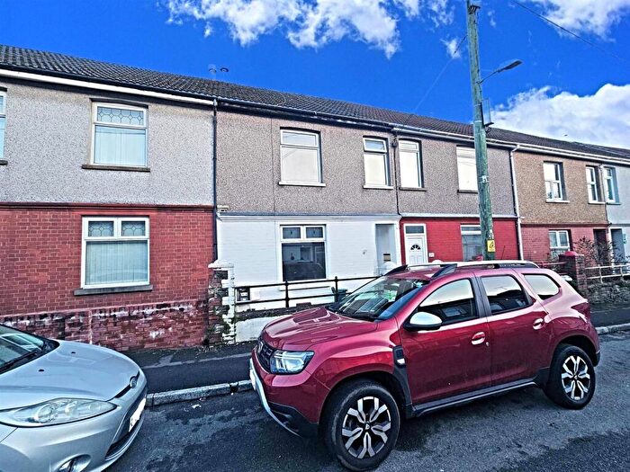 4 Bedroom Terraced House For Sale In The Parade, Church Village, CF38