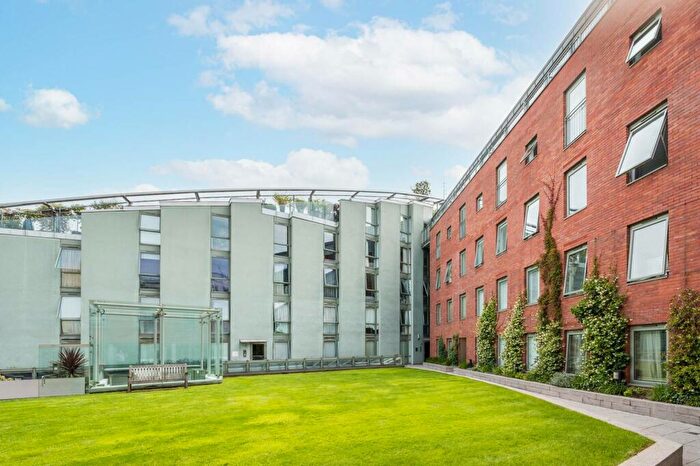 2 Bedroom Flat For Sale In Graham Street, Angel, London, N1