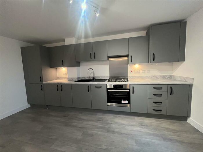 2 Bedroom Apartment To Rent In Great Ground, Aylesbury, HP18