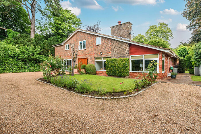 4 Bedroom Detached House For Sale In High Street, Hurley, SL6