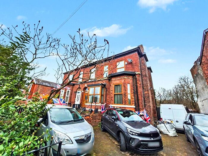 3 Bedroom Semi Detached House For Sale In Oakbank Avenue, Manchester, M9