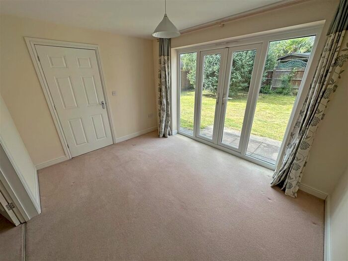 4 Bedroom Detached House For Sale In Valley Gardens Kingsway, Quedgeley, Gloucester, GL2