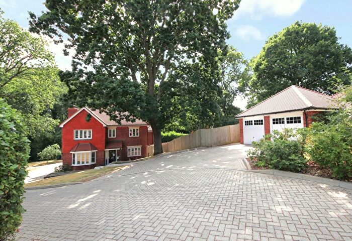 4 Bedroom Detached House For Sale In Heath House Lane, Hedge End, SO30