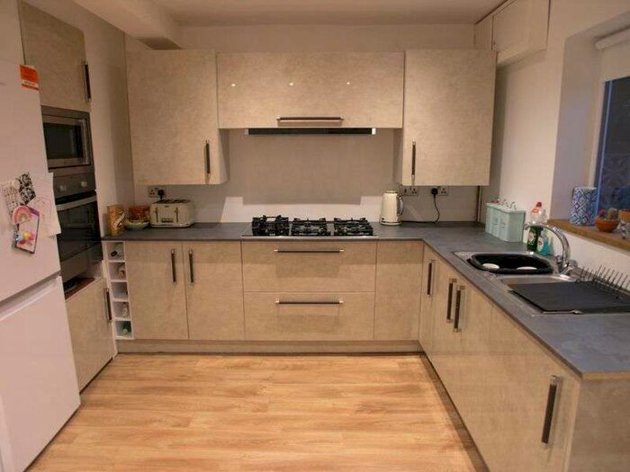 3 Bedroom Property To Rent In Beech Avenue, Halesowen, B62