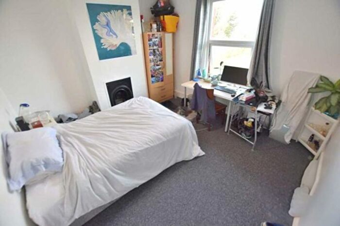 4 Bedroom Terraced House To Rent In Essex Street, Reading, RG2