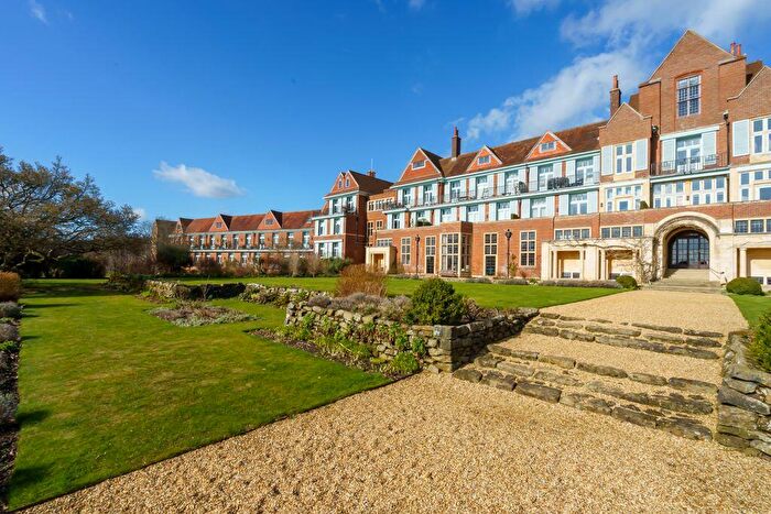 2 Bedroom Apartment For Sale In Kings Drive, Midhurst, GU29