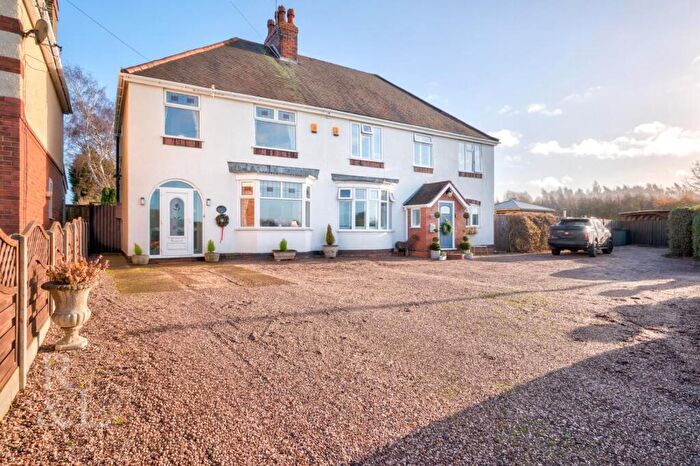 3 Bedroom Semi Detached House For Sale In Acresford Road, Overseal, Swadlincote, DE12