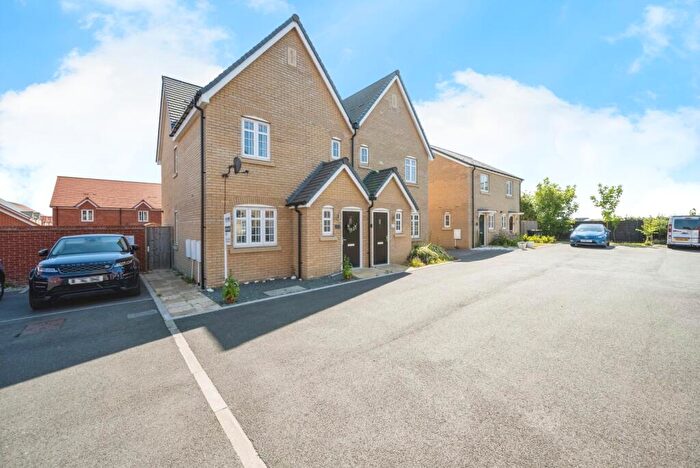 3 Bedroom Semi-Detached House For Sale In Benson Close, Shortstown, Bedford, Bedfordshire, MK42
