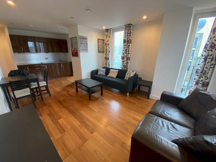 2 Bedroom Apartment To Rent In The Hayes, Cardiff, CF10