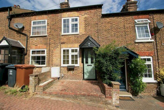 2 Bedroom Cottage To Rent In Jervis Road, Bishop'S Stortford, CM23