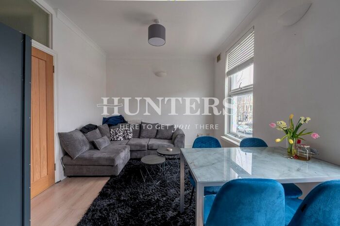 2 Bedroom Flat To Rent In Evering Road, London, N16