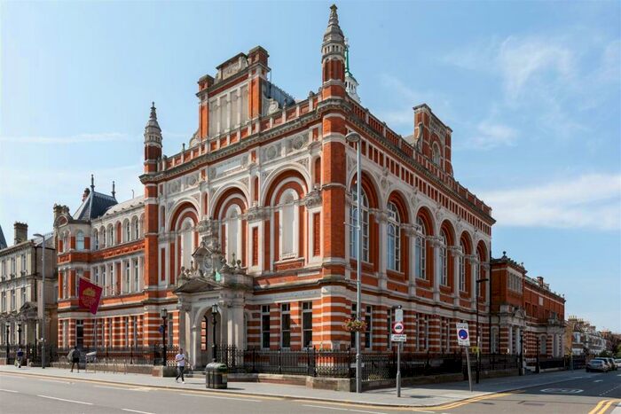 2 Bedroom Flat To Rent In Adelaide Road, Leyton, E10