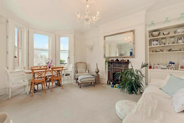 3 Bedroom Flat To Rent In Delaware Road, Maida Vale, W9