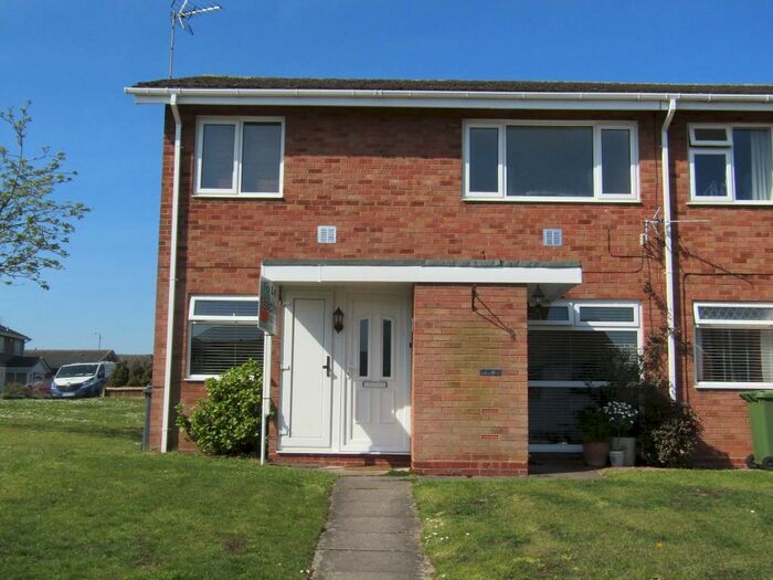 2 Bedroom Flat To Rent In Myton Drive, Solihull Lodge, Solihull, B90