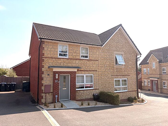 3 Bedroom Semi-detached House For Sale In Harvey Avenue, Chippenham, SN15