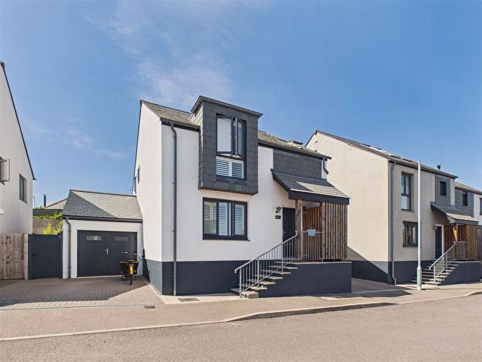 4 Bedroom Detached House For Sale In Pipers Parade, Crantock, TR8