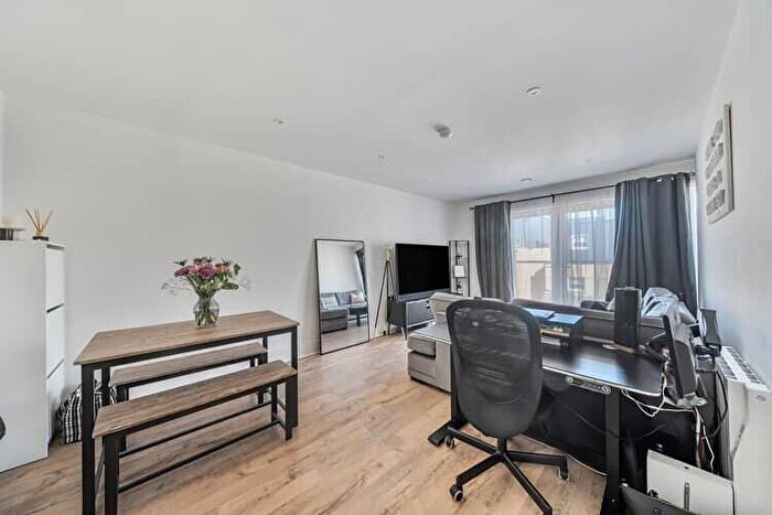 1 Bedroom Flat For Sale In Wicket House, Chelmsford, Essex, CM2