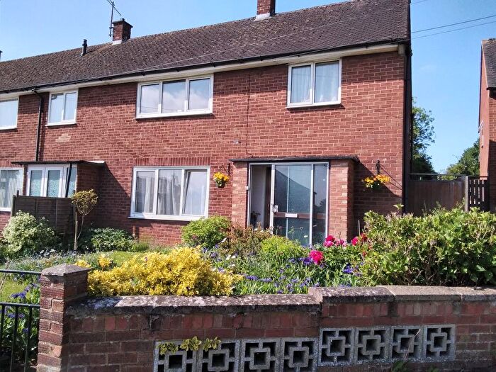 3 Bedroom Semi Detached House For Sale In Banbury, Oxfordshire, OX16