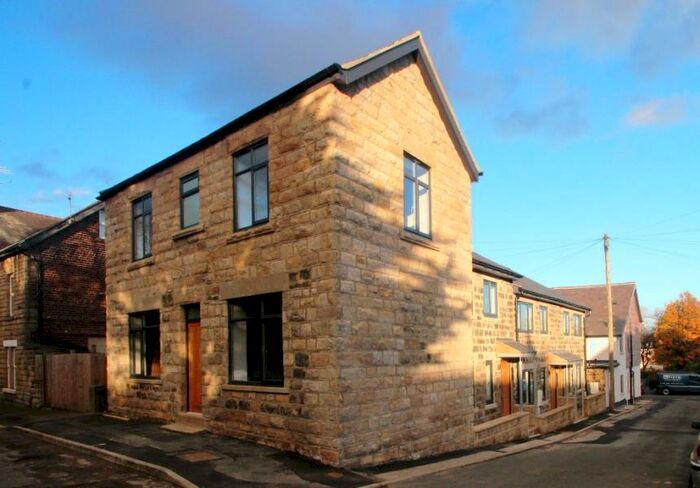 2 Bedroom Town House To Rent In Avenue Road, Starbeck, HG2