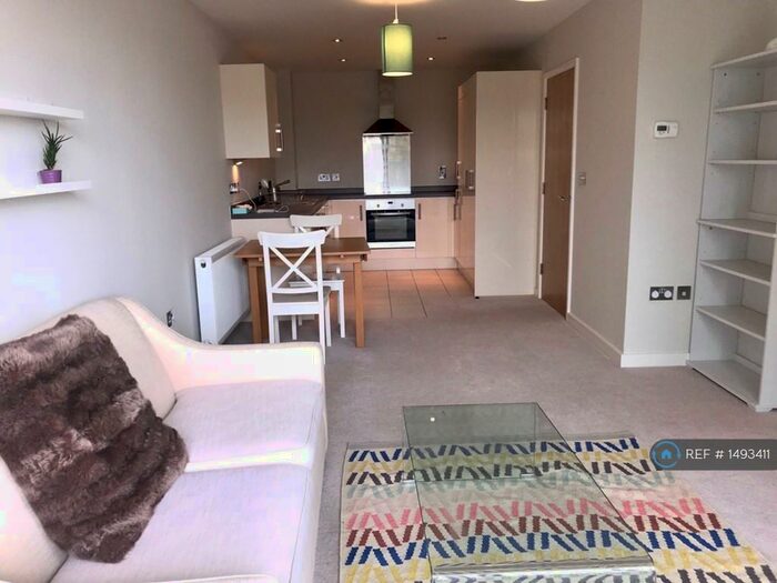 1 Bedroom Flat To Rent In Hallam Court, Croydon, CR0