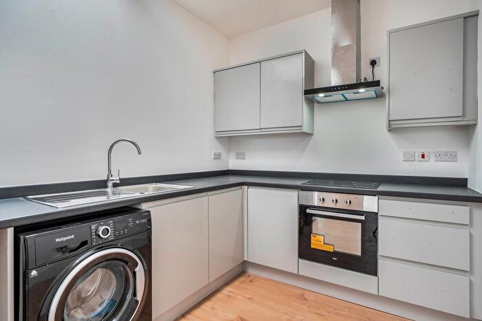 1 Bedroom Flat To Rent In High Street, Maidenhead, SL6