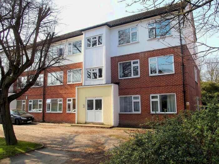 2 Bedroom Flat To Rent In Harley Court, Blake Hall Road, Wanstead, E11
