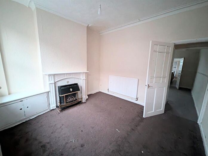 2 Bedroom End Of Terrace House To Rent In Newfield Street, Tunstall, Stoke-On-Trent, ST6
