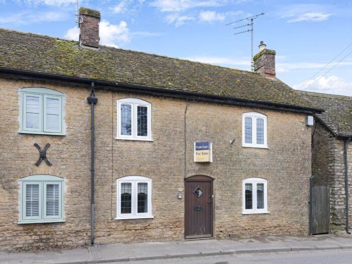 3 Bedroom End Of Terrace House For Sale In London Road, Milborne Port, Sherborne, DT9