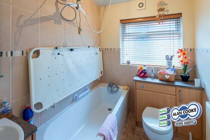 2 Bedroom Detached Bungalow For Sale In Primley Park Grove, Alwoodley, Leeds, LS17