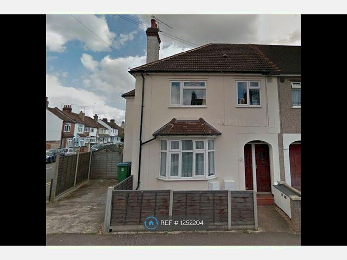 2 Bedroom Maisonette To Rent In Sandringham Road, Watford WD24