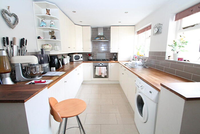 2 Bedroom Maisonette To Rent In Kenley, Purley, CR8