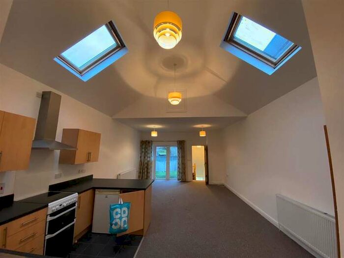 2 Bedroom Property To Rent In Cowbridge Road East, Canton, Cardiff, CF5