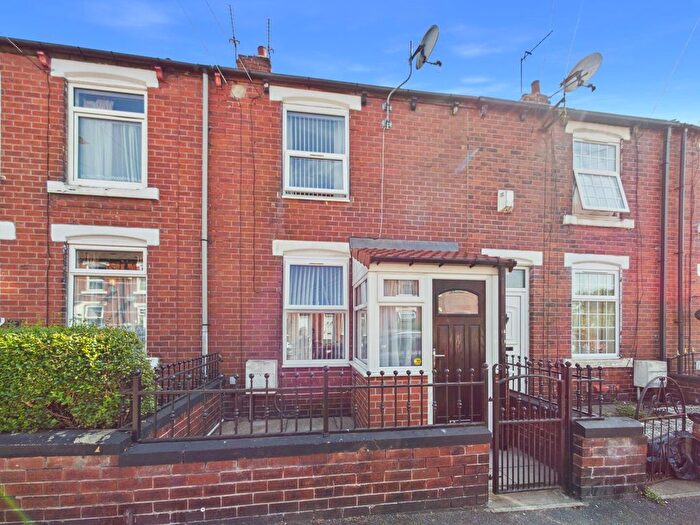 3 Bedroom Terraced House For Sale In Garden Street, Castleford, WF10