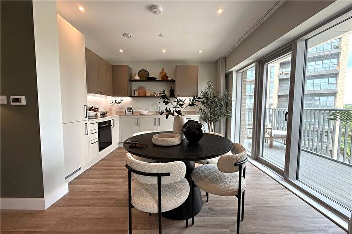 2 Bedroom Flat For Sale In Reading, Berkshire, RG2