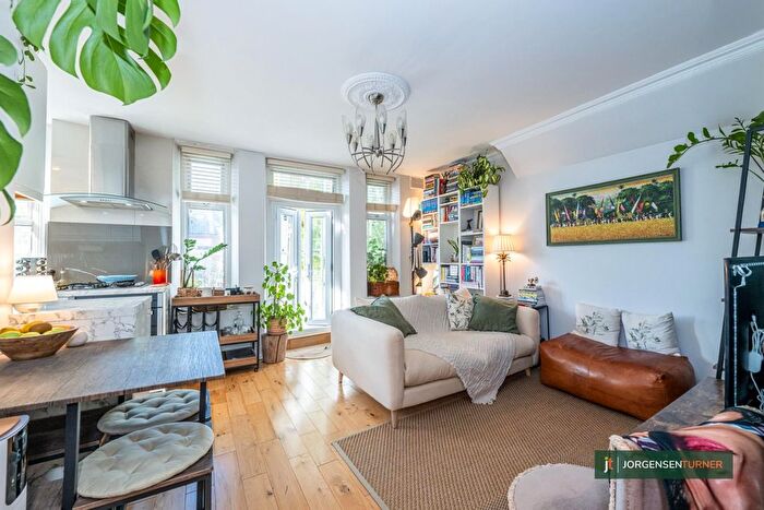 2 Bedroom Flat To Rent In Hazelmere Road, NW6