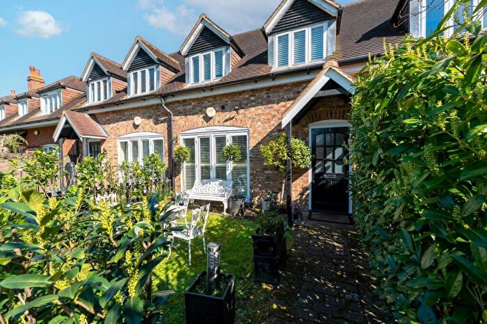 2 Bedroom Terraced House For Sale In Church Road, Wallington, Surrey, SM6