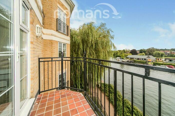 2 Bedroom Apartment To Rent In Regents Riverside, Reading, RG1