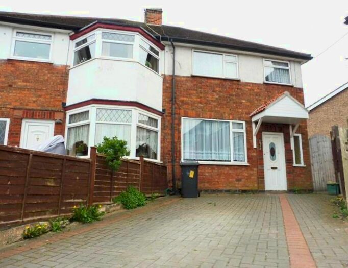 3 Bedroom Semi-Detached House To Rent In Glendower Close, Leicester, LE5