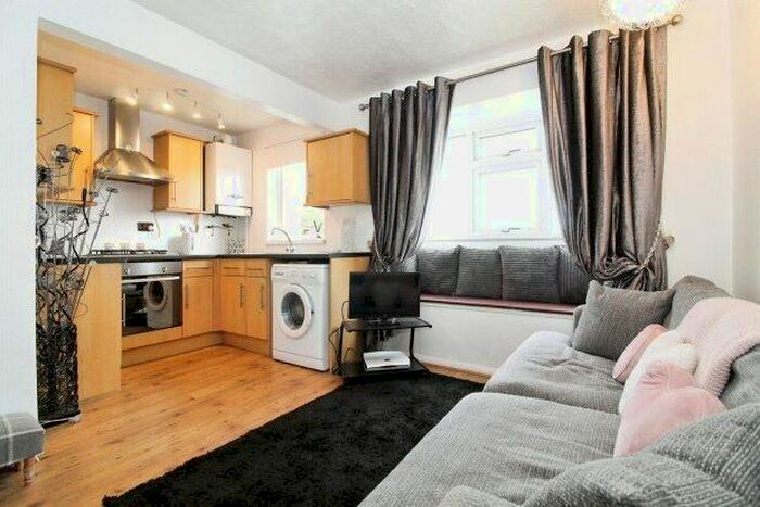 Studio To Rent In Partridge Close, Sheffield, S21
