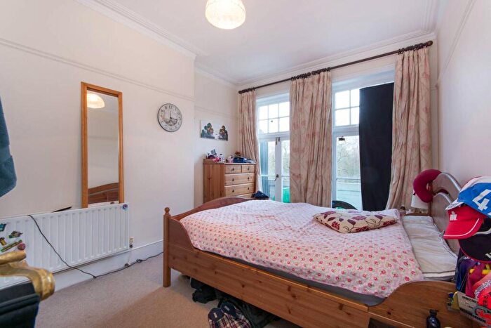 1 Bedroom Flat To Rent In Prince Of Wales Drive, Prince Of Wales Drive, London, SW11