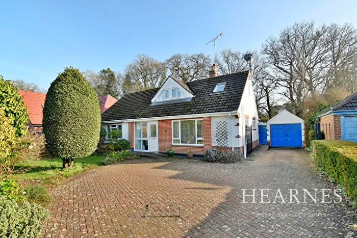 4 Bedroom Detached House For Sale In Monkton Close, Ferndown, BH22